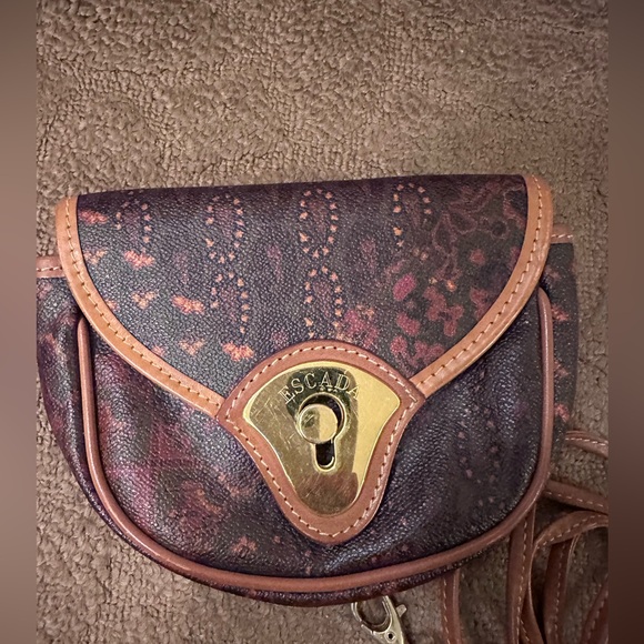 Preloved Authentic Escada micro purse with detachable strap. very good condition - Picture 3 of 8